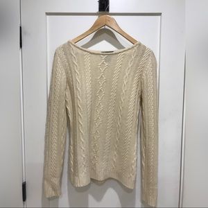 🍁 Simple White Fitted Sweater 🍁